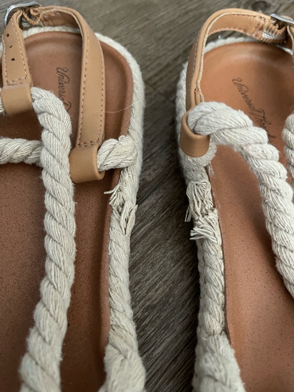Universal Thread Rope Sandals - Picture 4 of 5